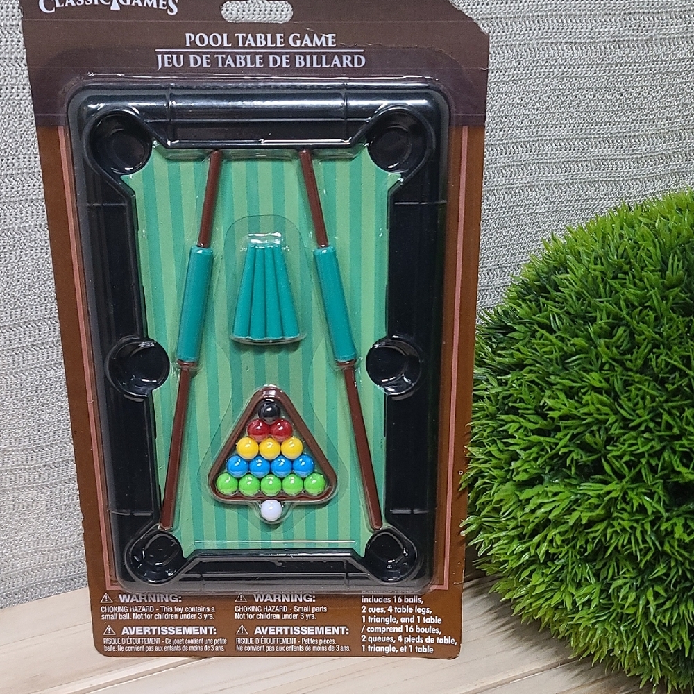 POOL TABLE Strategic Board Game for Billard Enthusiasts 8.5 X 5.75" NWT